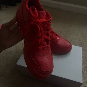 Red air forces only worn a couple times no creases like new